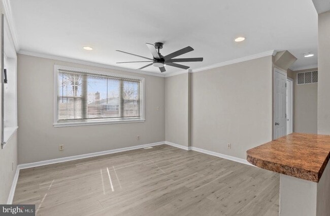 Photo - 2528 Wendover Rd