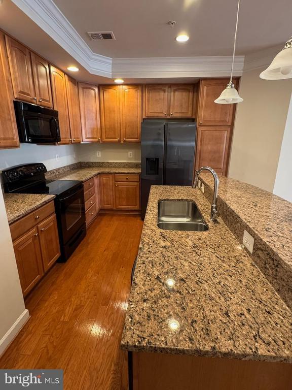 Photo - 9500 Hyde Pl