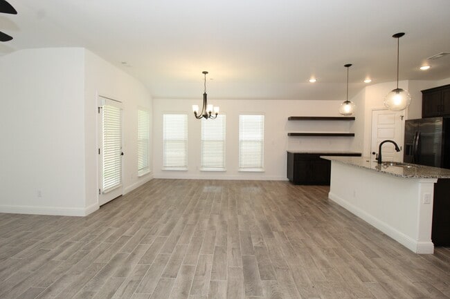1450 Ari Ave