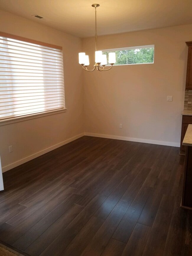 Photo - 4 Bedroom Home in Silverdale's Woodbridge Community!