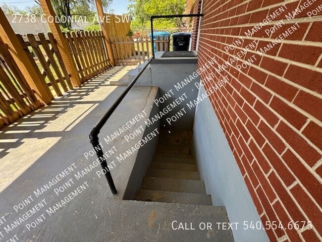 Photo - 2738 Colonial Ave SW