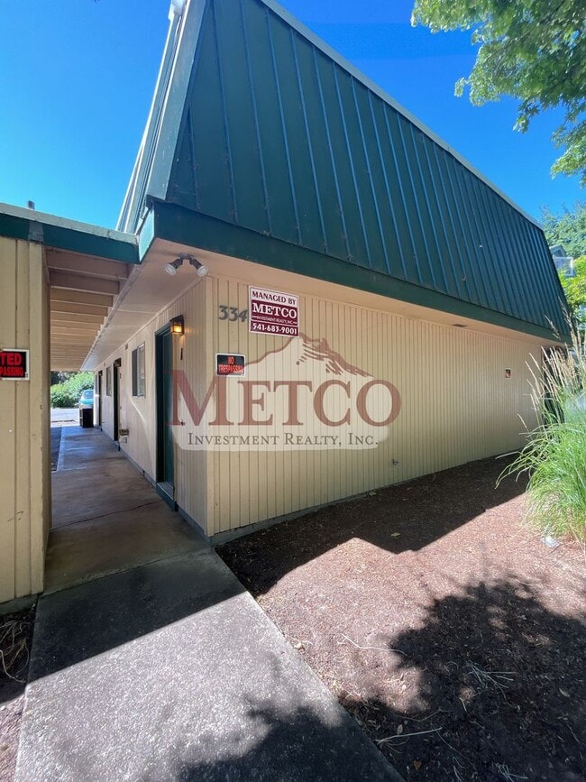 Building Photo - 14401 Unit 3