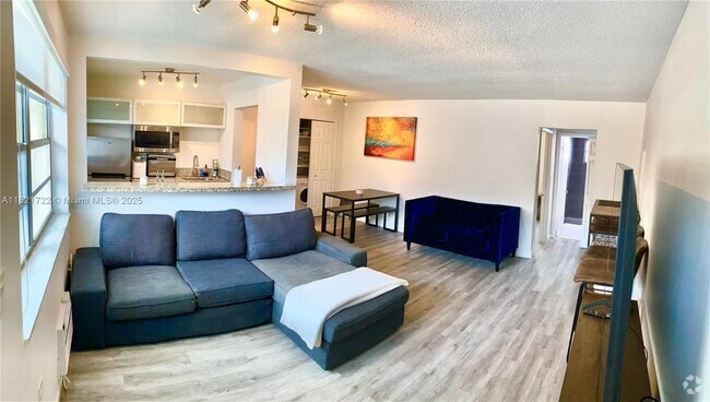 Building Photo - 734 Meridian Ave Unit 4R Rental