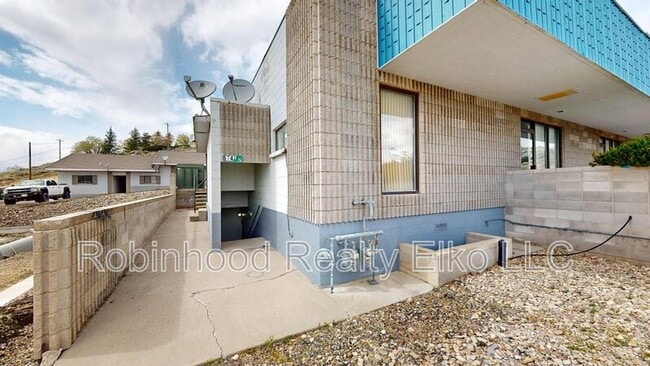 Photo - 674 1/2 N. Cedar Street
