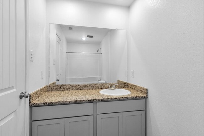 Photo - 1216 Haverford Ln