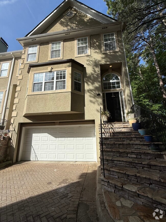 Building Photo - 2456 Brookhaven Heights Ct NE Rental
