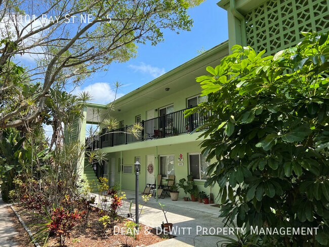 Photo - 1101 Bay St NE Unidad 5