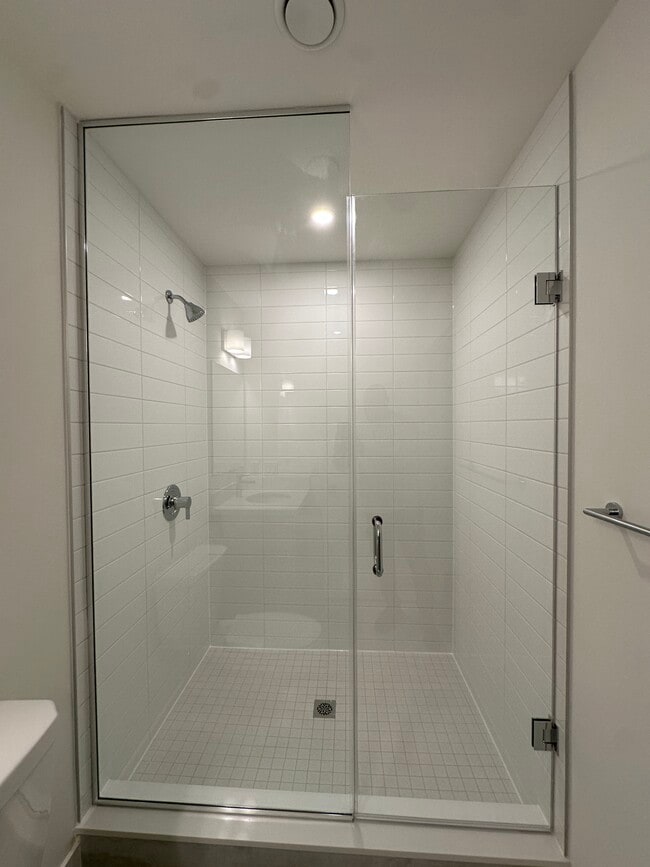 Building Photo - 412-51 Clarington Boulevard Clarington Ontario L1C 7J4 Unit 412