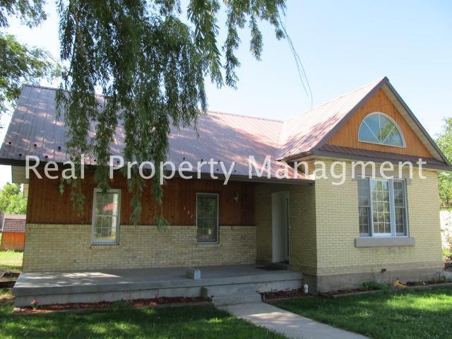 Charming 2 br home plus Loft in Smithfield! Available in July! Pet Friendly! - Charming 2 br home plus Loft in Smithfield! Available in July! Pet Friendly!