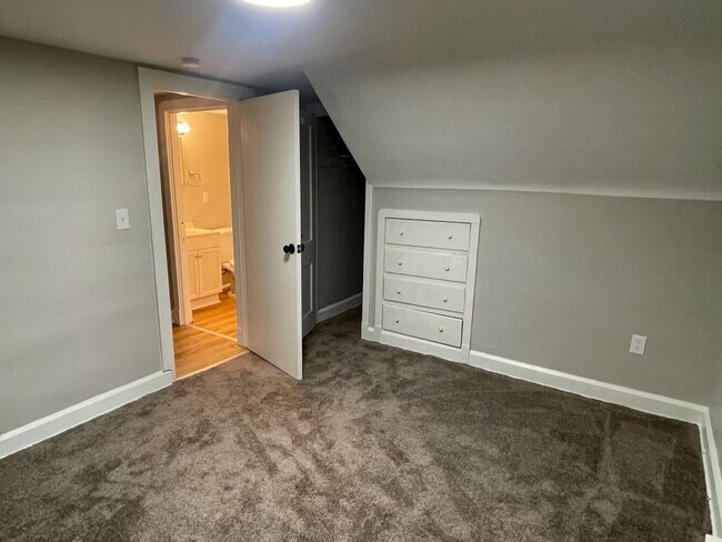 Photo - 1462 E 175th St Unidad THREE