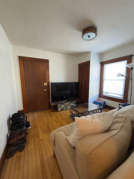 Photo - 213 S Broom St Unidad 3