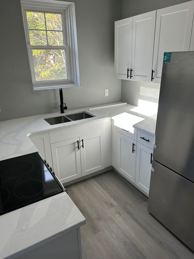 Photo - 181 Ridout St S Unité 2