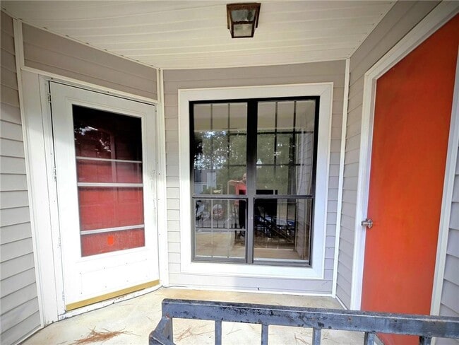Photo - 590 Windchase Ln