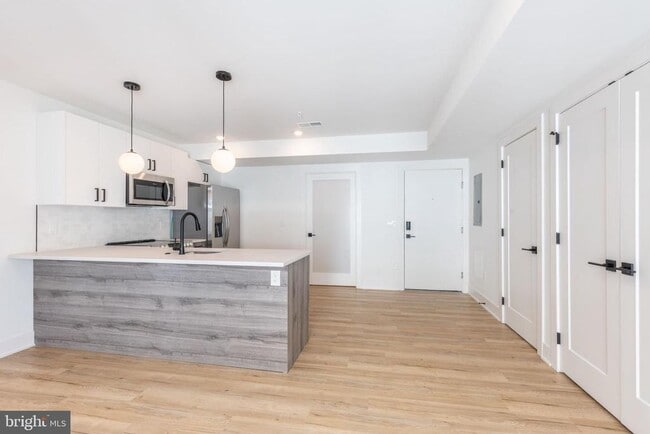 Photo - 629 W Girard Ave Apartment Unit 307