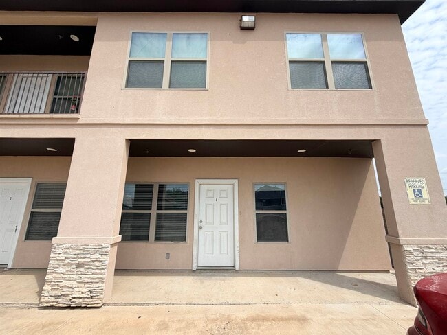 Building Photo - 5601 Cuenca Dr Unit 4