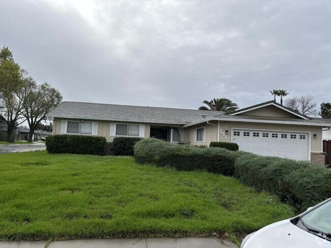 Building Photo - 2902 Litchfield Dr Rental