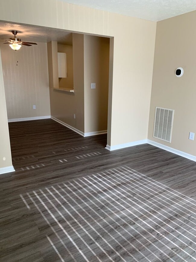Walnut Manor Apartments