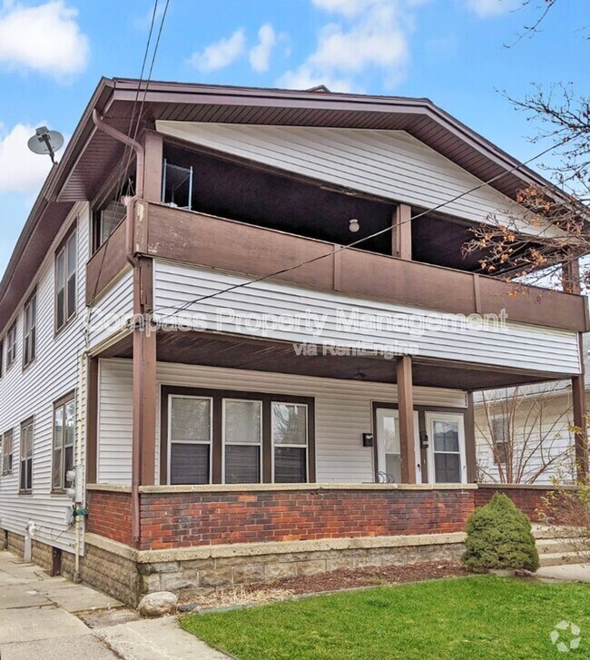 Building Photo - 705 Knapp St NE Rental