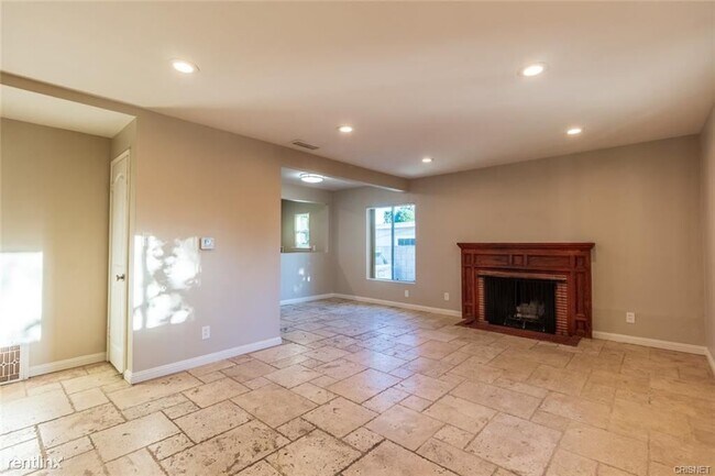 Photo - 2 br, 2 bath House - 7542 Lindley Ave
