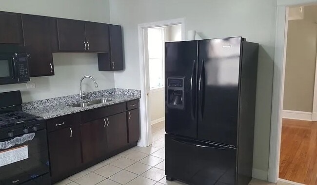 Photo - 7930 S Green St Unidad 2