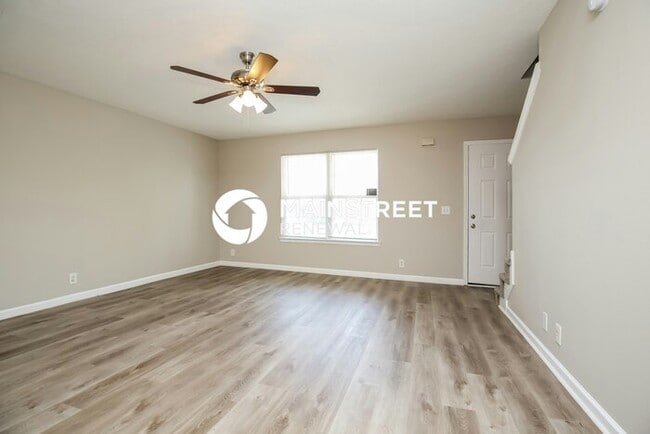 Photo - 2 Bedroom Pet-Friendly Home in La Vergne, TN with Main Street Renewal