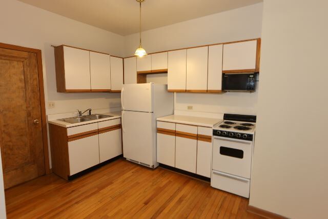 Photo - 653 W Barry Ave Unidad 504