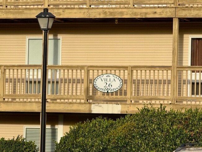 Photo - 1025 Plantation Dr W