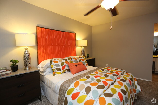 Salado Crossing - Salado Crossing Apartments