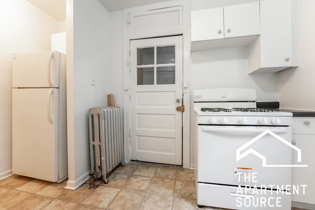 Photo - 2337 N Spaulding Ave Unit 1B