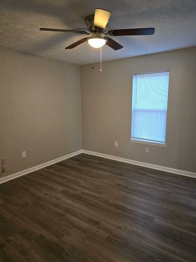 Photo - 115 Howell Way Unit 1
