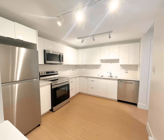 Building Photo - 260 Wetmore Road