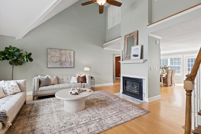 Photo - 4 bedroom 2.5 bath house with lawncare, in...