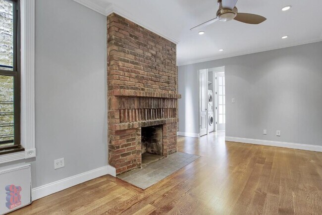 Building Photo - 209 E 25th St Unit 4G Rental