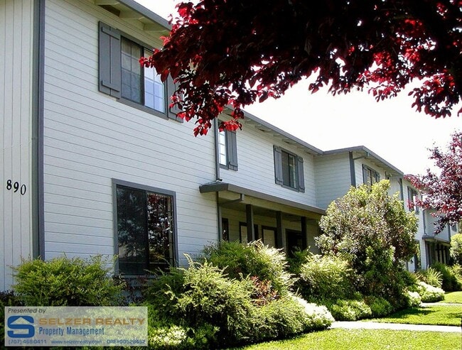 Photo - 890 S Orchard Ave Unidad #A-H