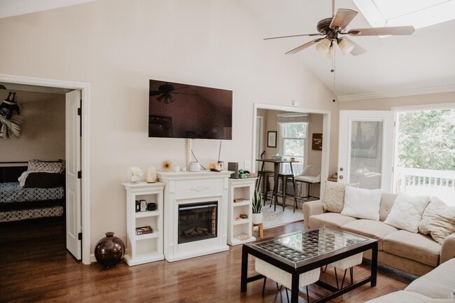Photo - 1004 Beech Bend Dr