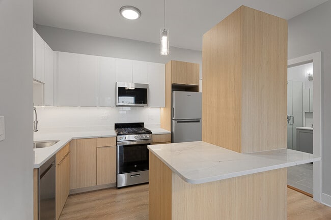 Photo - 7600 N Sheridan Rd Unit 305