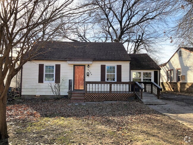 Building Photo - Cute midtown 3 bedroom, 1 bath home