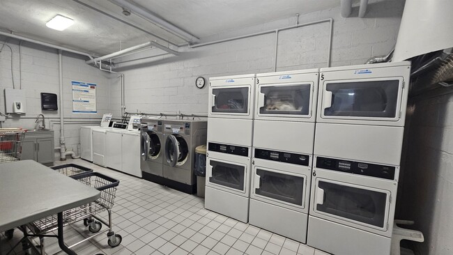 Building Photo - 6010 JFK Blvd E Unit 16