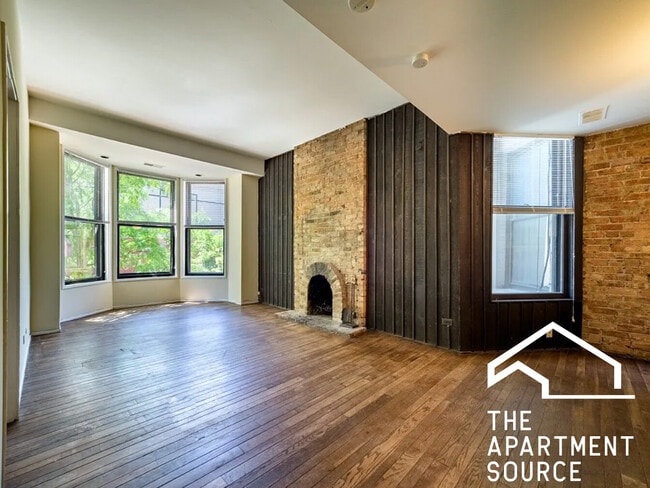 Building Photo - 610 W Surf St Unit 3 Rental