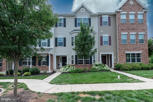 Photo - 3089 Davenport Wy Townhome