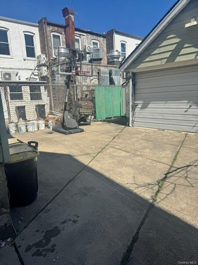 Photo - 88-11 185th St