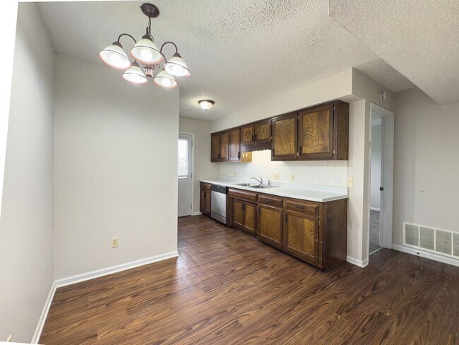 Photo - 2523-2523 E Morris Dr Unit 2521 E Morris Dr