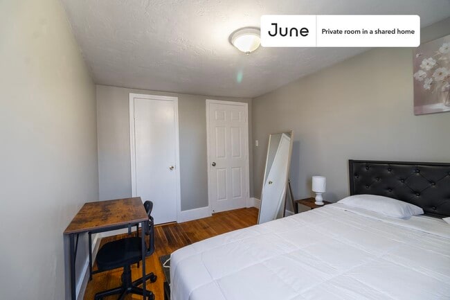 Photo - Room in Shared 4 bed/2 bath home Unit B