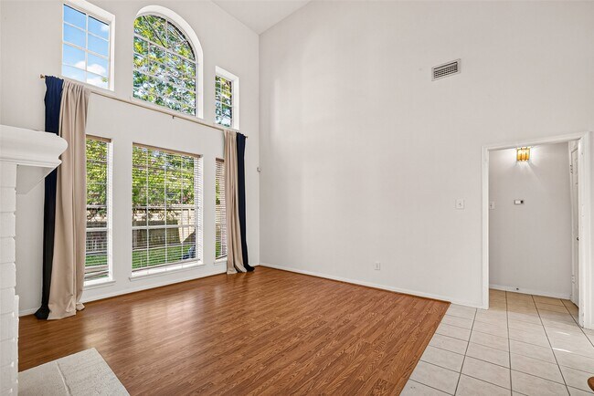 Photo - 2411 Charter Oaks Ct