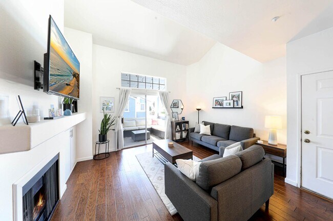 Photo - 2 Bedroom condo with view of the mountains...