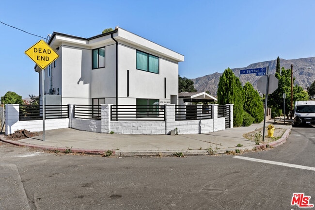 Building Photo - 10941 Christine Way Unit 10941 Rental