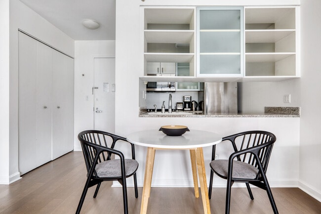 500 W 56th St Unit SI FL19-ID2279