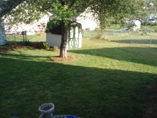 Photo - 912 Lyme Brook Ln