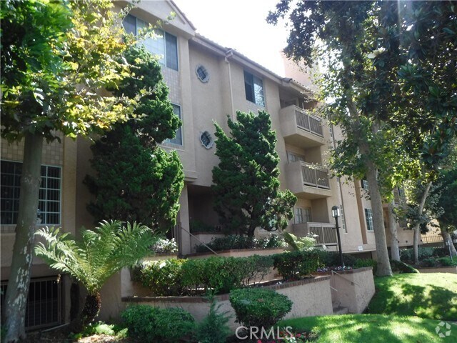 Building Photo - 1616 S Barrington Ave Unit 204 Rental