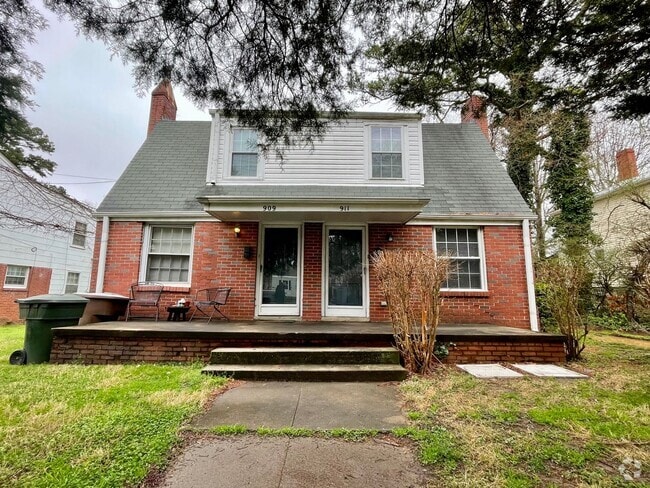 Building Photo - One-Bedroom, One Bath Townhouse at Spring ... Unit 2611SP